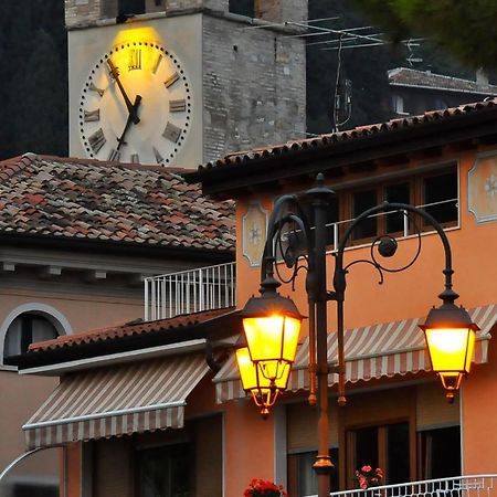 Albergo Meuble Olivi Toscolano-Maderno Exterior foto