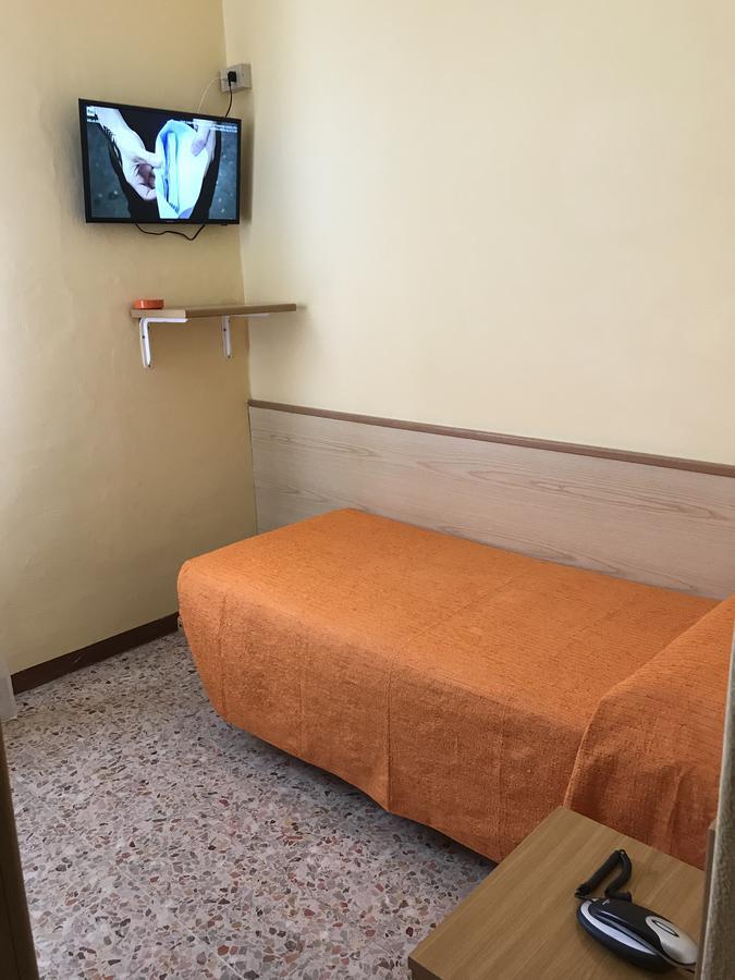 Albergo Meuble Olivi Toscolano-Maderno Exterior foto