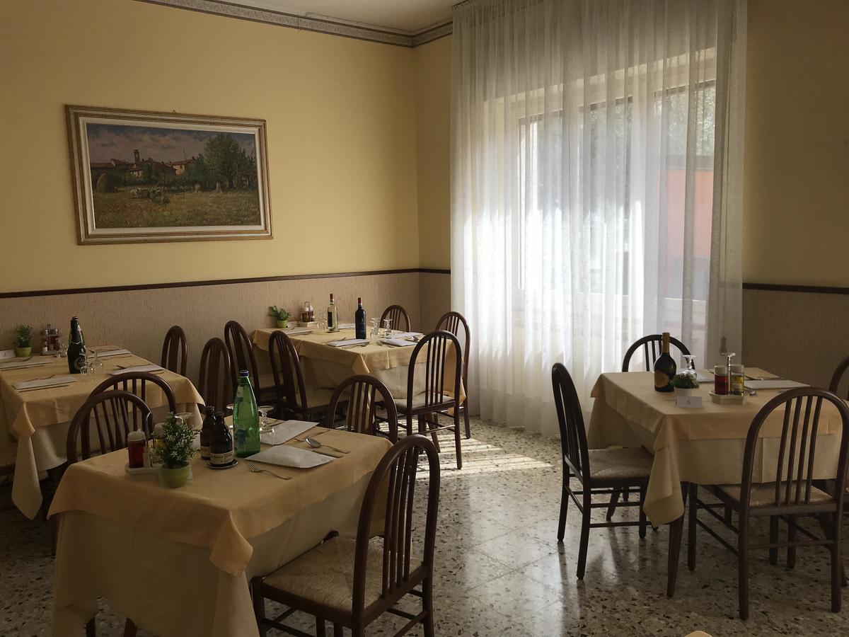 Albergo Meuble Olivi Toscolano-Maderno Exterior foto